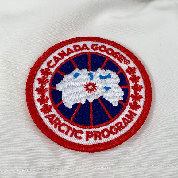 Canada Goose Expedition Series White Fur Hooded Down Jacket XS New With Dust Bag - Picture 2 of 9